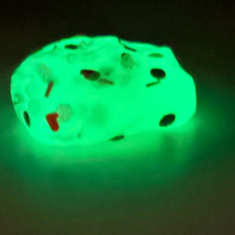 CHRISTMAS GLOW Put ’Em Putty by Kaiko