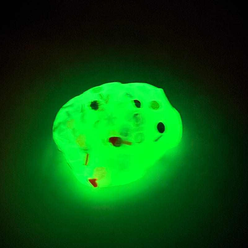 CHRISTMAS GLOW Put ’Em Putty by Kaiko