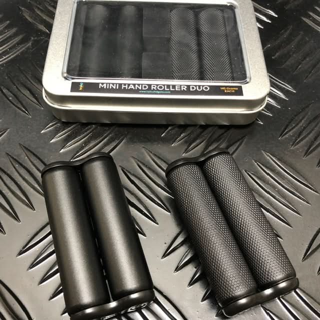 Mini Hand Roller Duo in TIN - twin pack of textured & smooth 145 gram
