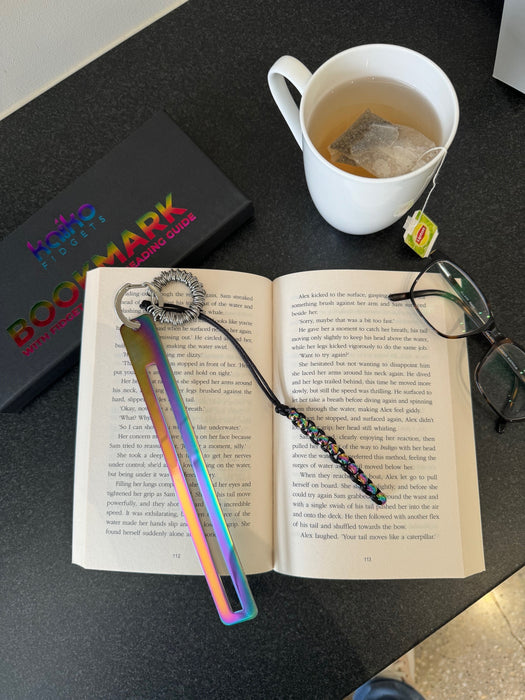 Metal Bookmark with Fidget Hook & Reading Guide in Oil Slick  - Kaiko exclusive