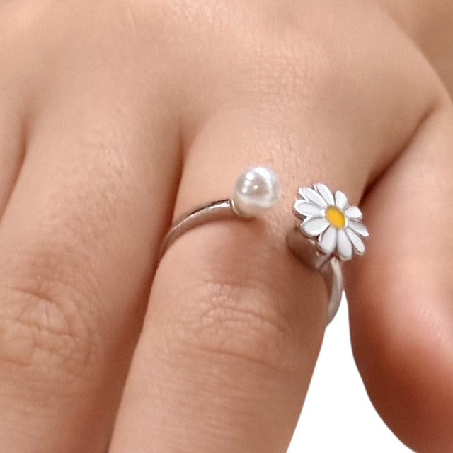 Daisy Fidget Ring - Adjustable Sterling Silver with  Enamel Daisy