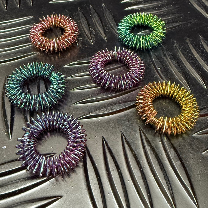 OIL SLICK STANDARD Finger Spikey by Kaiko - World Exclusive