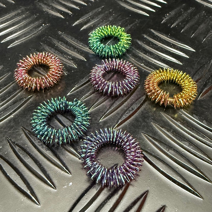 OIL SLICK STANDARD Finger Spikey by Kaiko - World Exclusive