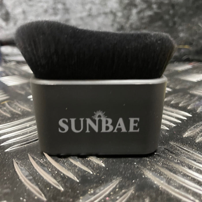 'NO TOUCH' Sunbae Sensory & Sunscreen / Cream Application Brush